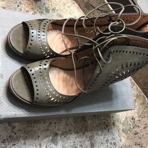 Shoes new , never worn